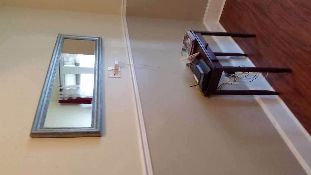 Work Play Suites Union Fredericton Bilik gambar